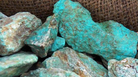 افزایش استخراج سنگ خام فیروزه از معدن فیروزه به ۶۰ تن افزایش استخراج سنگ خام فیروزه از معدن فیروزه به ۶۰ تن